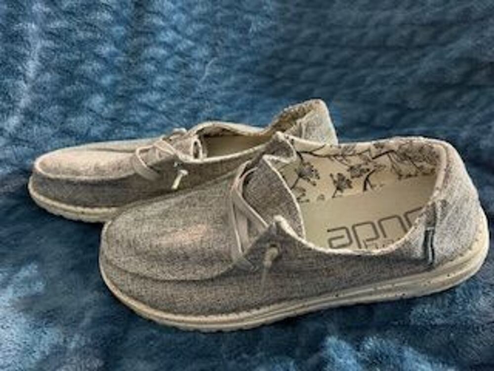 #S108 LIKE NEW without box Hey Dudes Wendy Iron Women's Size 8